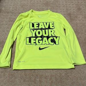 Like new boys size 4 Nike long sleeve shirt
